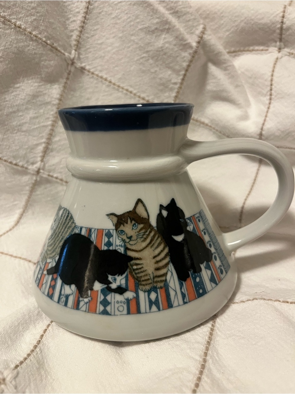Ceramic Cat Pattern Pet Mug - Blue and White no lid
